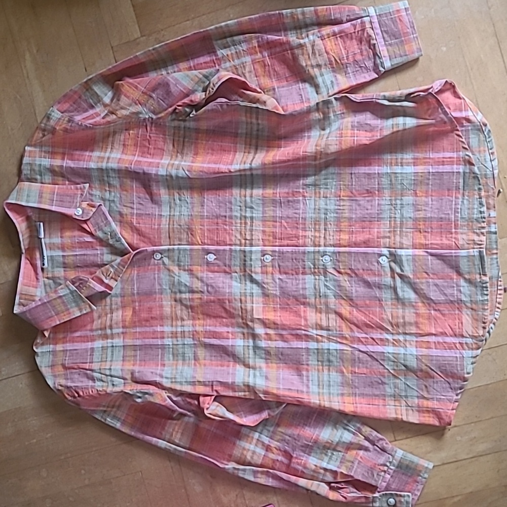 Appleseed's plaid button down long sleeve shirt size M